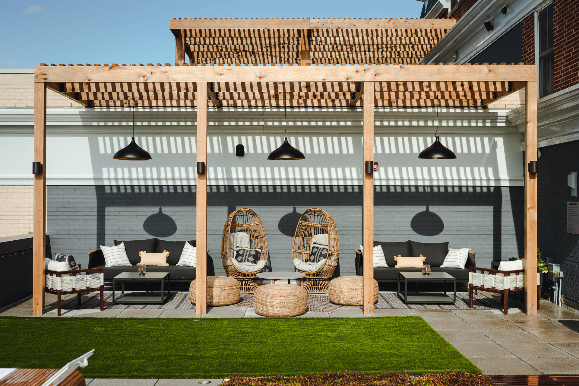 Roof terrace with resort-style lounge seating